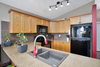 Photo 5: 5 Robinson Avenue: Penhold Row/Townhouse for sale : MLS®# A1200205