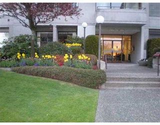 Photo 2: # 1002 1341 CLYDE AV in West Vancouver: Ambleside Condo for sale in "CLYDE GARDENS" : MLS®# V898091