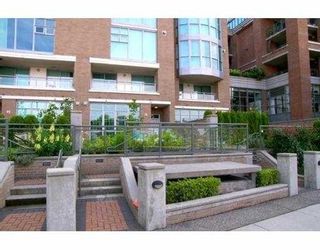 Photo 1: 1050 QUEBEC Street in Vancouver: Mount Pleasant VE Townhouse for sale in "THE BRIGHTON" (Vancouver East)  : MLS®# V663402