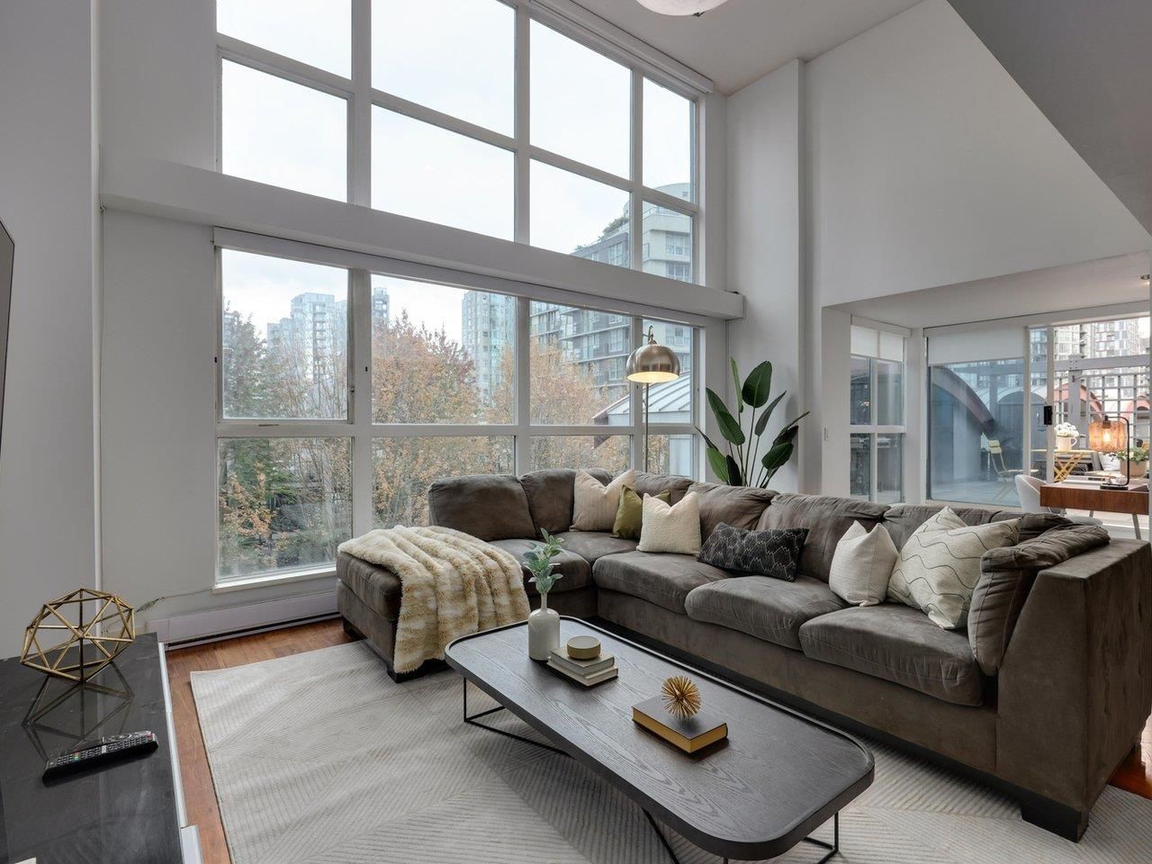 Main Photo: 405 1238 SEYMOUR Street in Vancouver: Downtown VW Condo for sale in "The Space" (Vancouver West)  : MLS®# R2821712