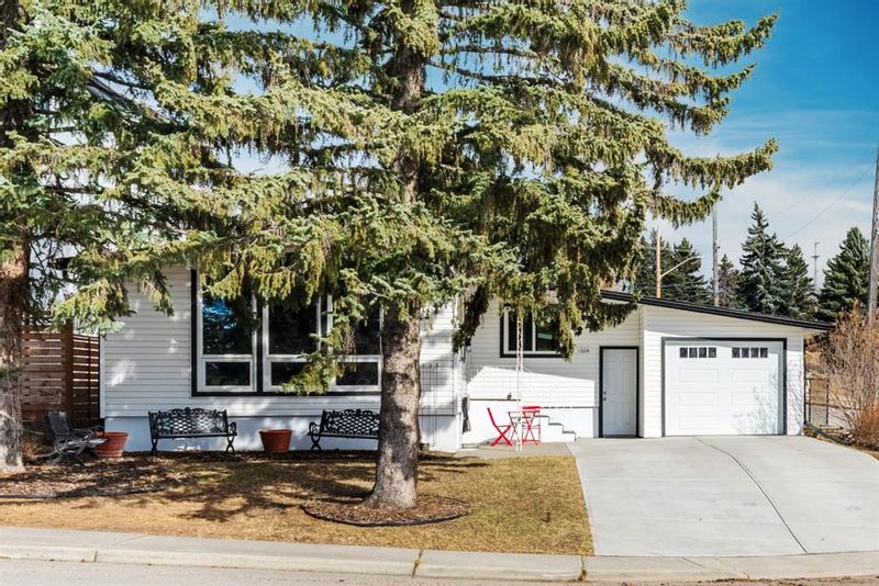 FEATURED LISTING: 1604 Chester Place Northwest Calgary