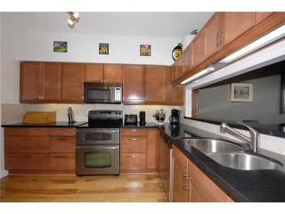 Photo 3: 34 795 W 8TH Avenue in Vancouver: Fairview VW Townhouse for sale in "DOVER POINTE" (Vancouver West)  : MLS®# V867734