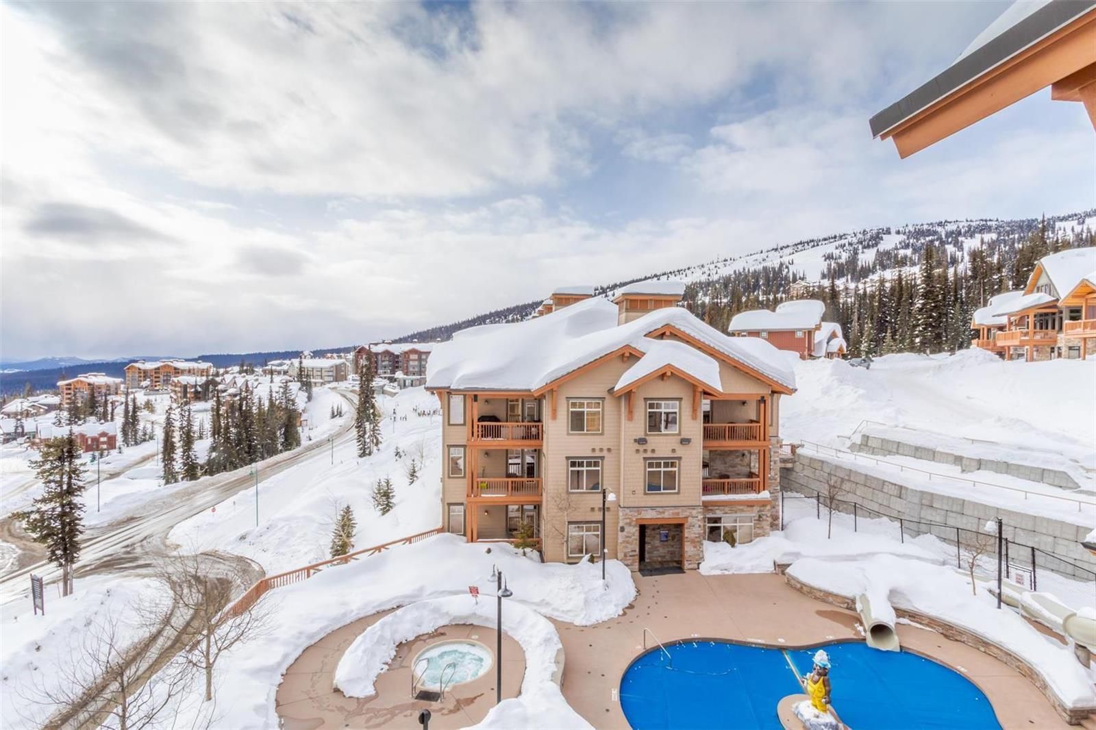 Main Photo: #401 255 Feathertop Way, in Big White: Condo for sale : MLS®# 10268049