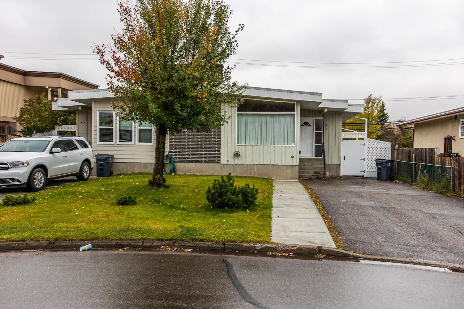 Main Photo: 421 RUGGLES Street in Prince George: Quinson Duplex for sale (PG City West (Zone 71))  : MLS®# R2630088