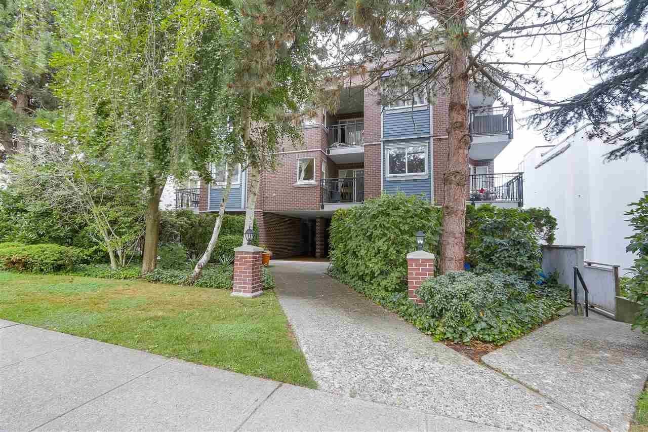 Main Photo: 103 2239 W 1ST Avenue in Vancouver: Kitsilano Condo for sale in "OCEAN GARDENS" (Vancouver West)  : MLS®# R2208843