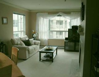 Photo 4: 301 2960 PRINCESS CR in Coquitlam: Canyon Springs Condo for sale in "THE JEFFERSON" : MLS®# V587603