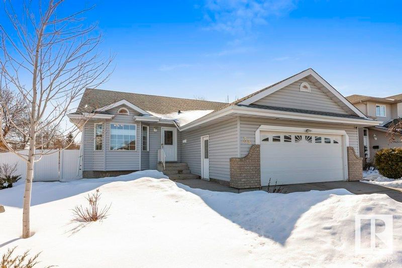 FEATURED LISTING: 33 DESLAURIERS Crescent St. Albert
