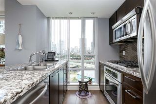 Photo 4: 806 918 COOPERAGE Way in Vancouver: Yaletown Condo for sale in "THE MARINER" (Vancouver West)  : MLS®# R2000227