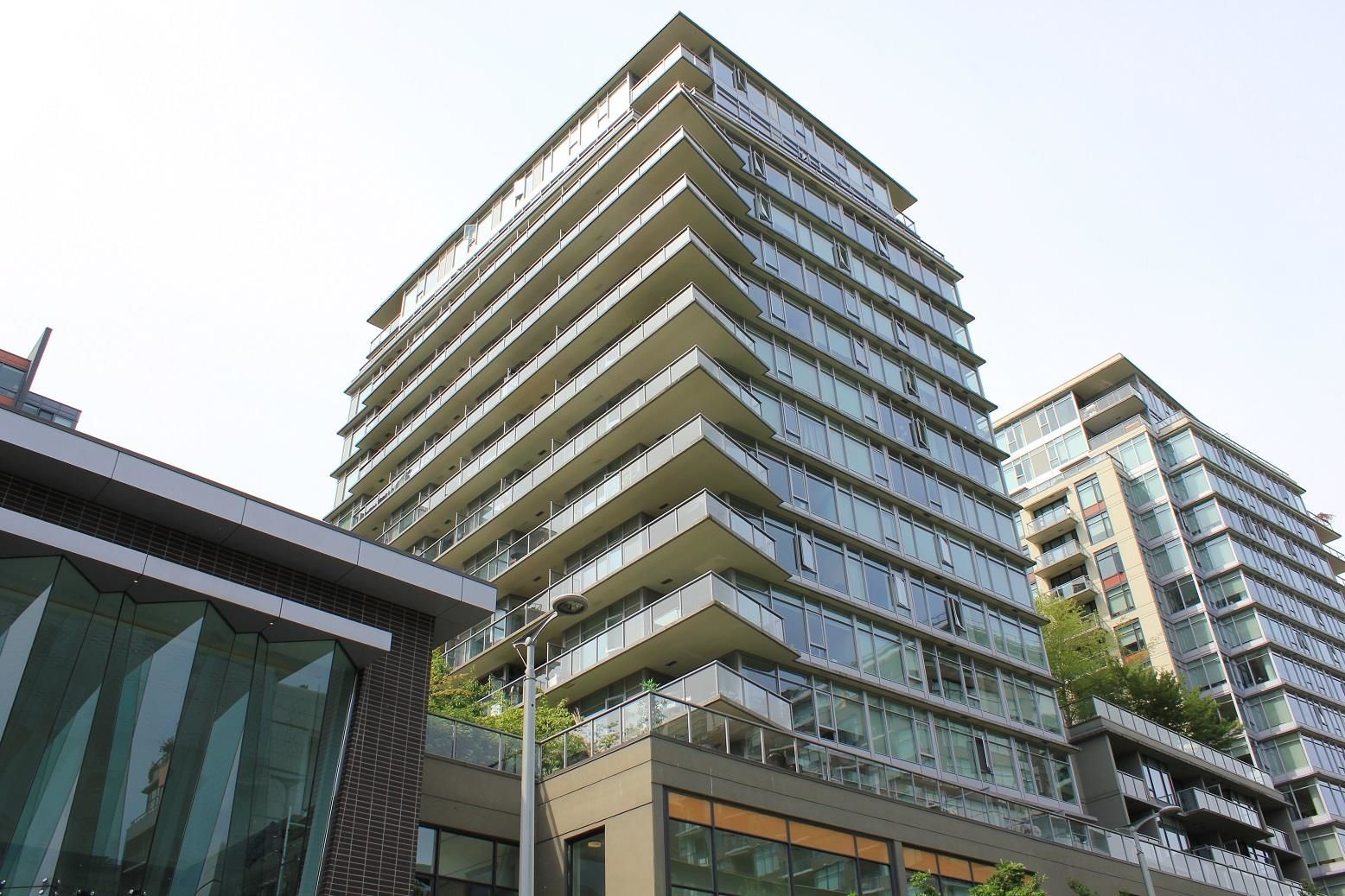 Main Photo: 609 168 W 1ST Avenue in Vancouver: False Creek Condo for sale in "WALL CENTRE FALSE CREEK" (Vancouver West)  : MLS®# R2696614