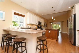Photo 10: 471 Royal Bay Dr in VICTORIA: Co Royal Bay House for sale (Colwood)  : MLS®# 824758