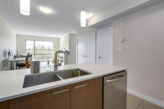Photo 4: 325 1330 MARINE Drive in North Vancouver: Pemberton NV Condo for sale in "The Drive" : MLS®# R2261021