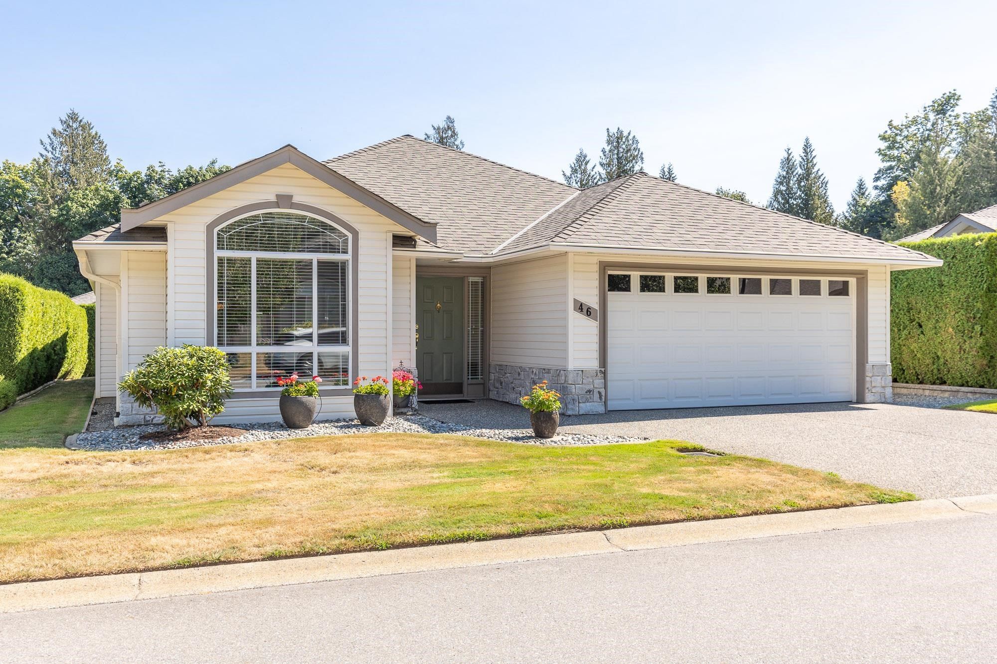 Main Photo: 46 32250 DOWNES Road in Abbotsford: Abbotsford West House for sale in "Downes Road Estates" : MLS®# R2807967