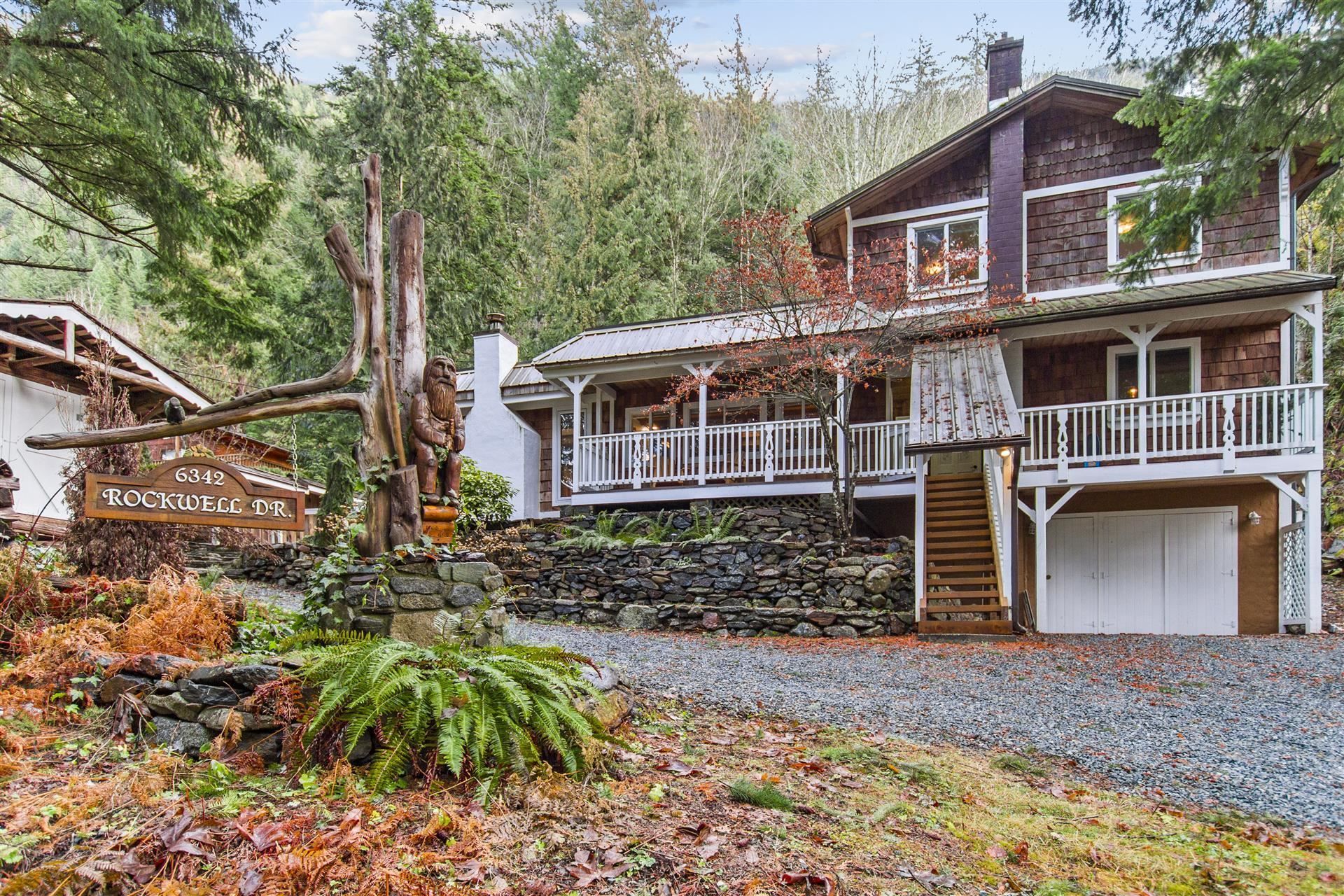 Main Photo: 6342 ROCKWELL Drive in Harrison Hot Springs: Harrison Lake House for sale : MLS®# R2745292