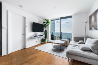 Photo 2: 4801 777 RICHARDS Street in Vancouver: Downtown VW Condo for sale in "TELUS GARDEN" (Vancouver West)  : MLS®# R2817879
