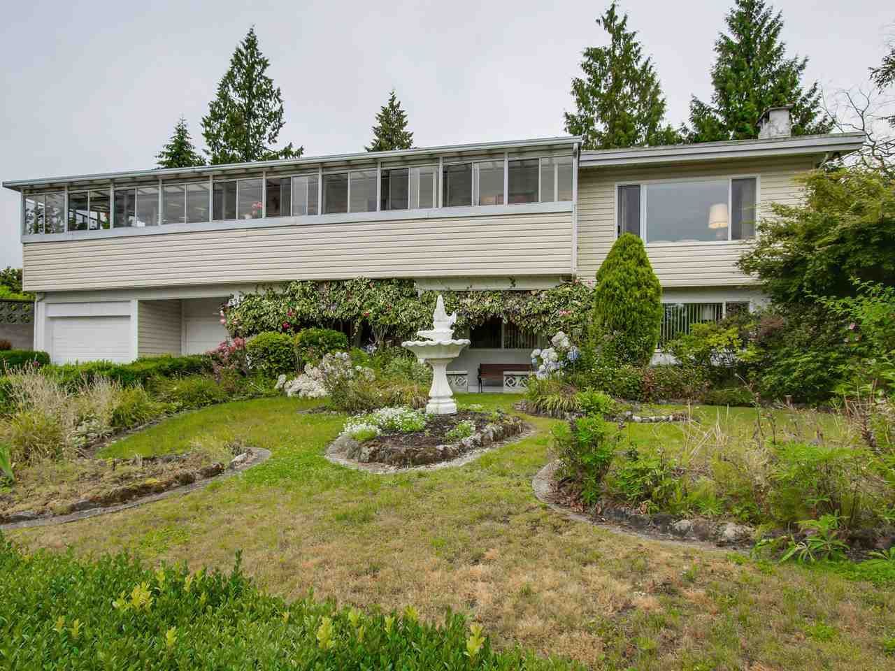Main Photo: 324 KINGS Court in Port Moody: College Park PM House for sale : MLS®# R2096710