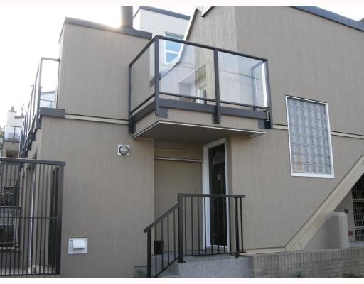 Main Photo: 10 1350 W 6TH Avenue in Vancouver: Fairview VW Townhouse for sale in "PEPPER RIDGE" (Vancouver West)  : MLS®# V752874