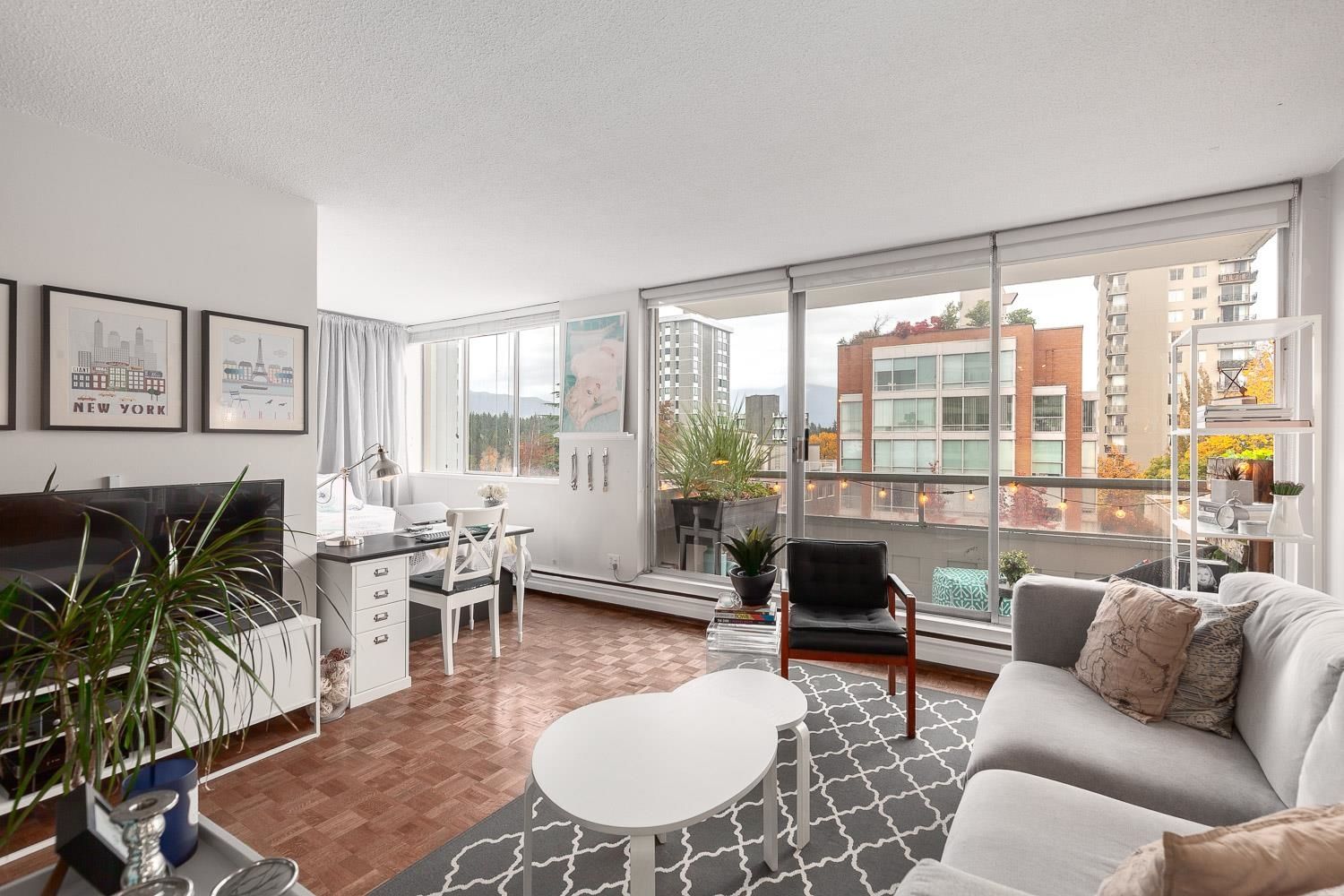 Main Photo: 701 1967 BARCLAY Street in Vancouver: West End VW Condo for sale in "The Palisades (Barclay)" (Vancouver West)  : MLS®# R2628865