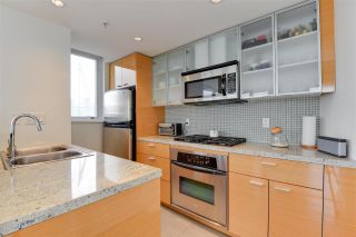 Photo 12: 2206 33 SMITHE Street in Vancouver: Yaletown Condo for sale in "Cooper's Lookout" (Vancouver West)  : MLS®# R2866058