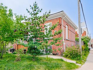 Photo 3: 64 Mulock Avenue in Toronto: Junction Area House (Bungalow) for sale (Toronto W02)  : MLS®# W6005320
