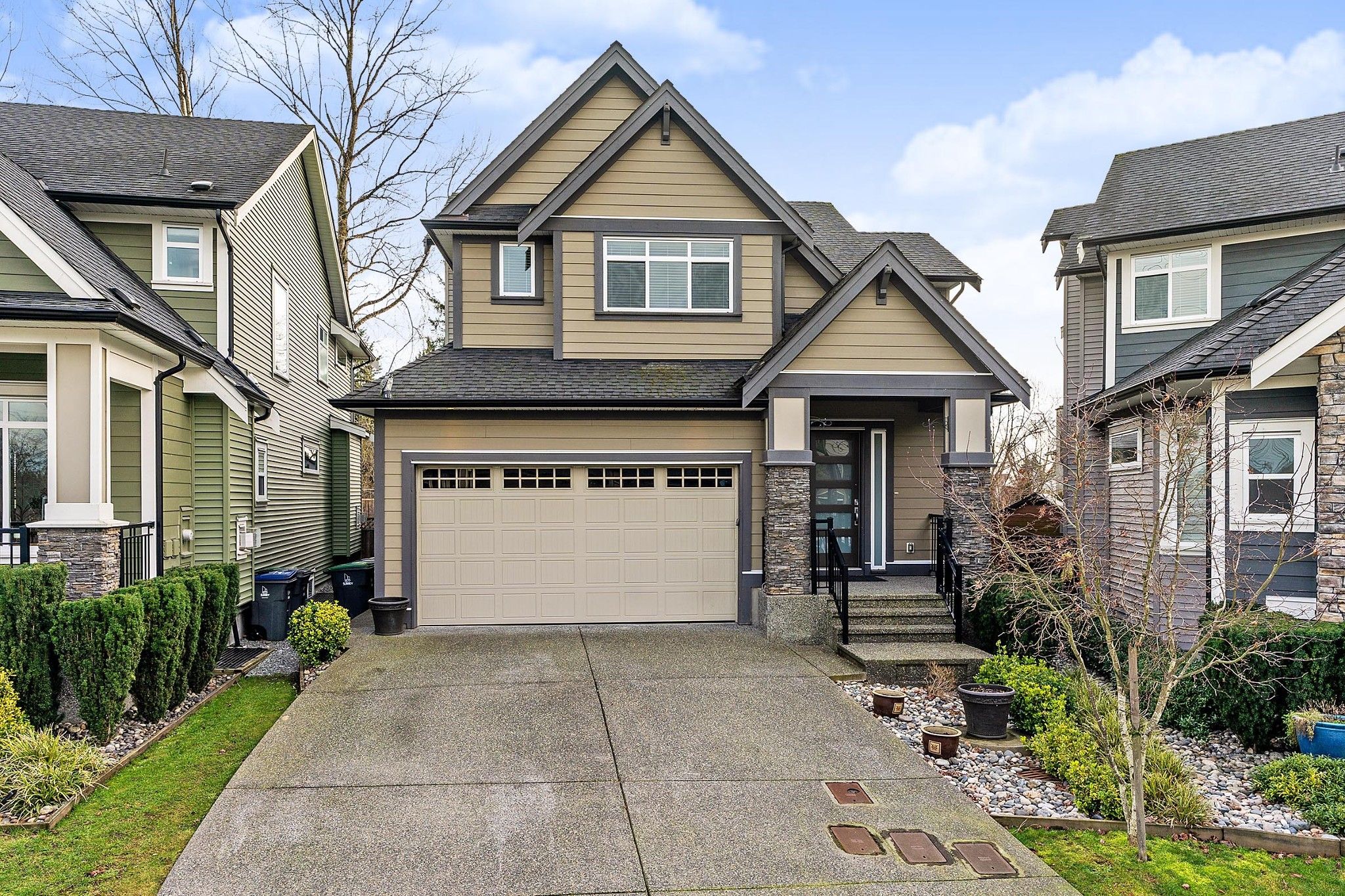 Main Photo: 18472 59 Avenue in Surrey: Cloverdale BC House for sale (Cloverdale)  : MLS®# R2428033