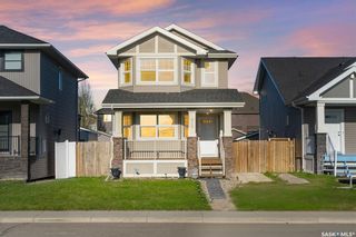 Photo 1: 419 Pringle Link in Saskatoon: Stonebridge Residential for sale : MLS®# SK968515