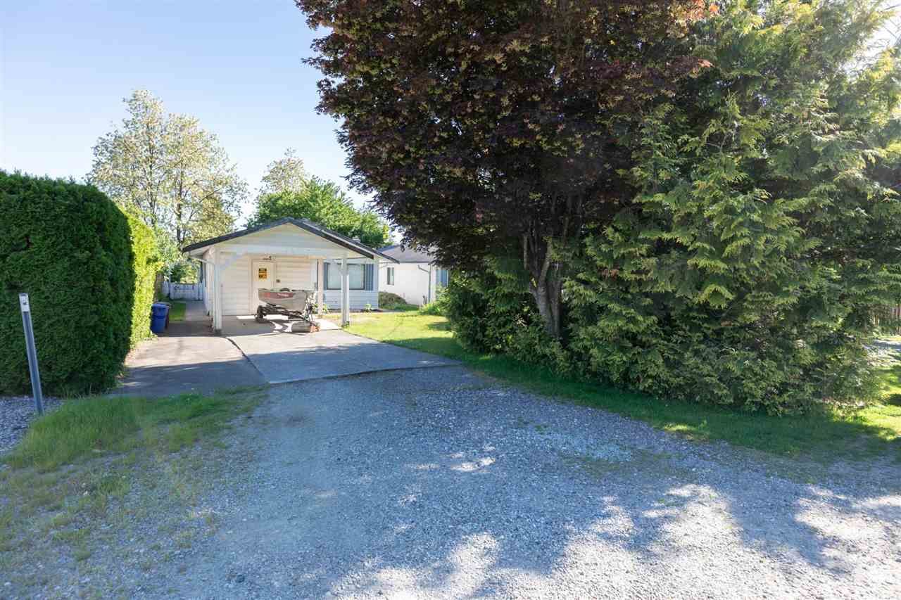 Main Photo: 32878 4TH AVENUE in : Mission BC House for sale : MLS®# R2586638