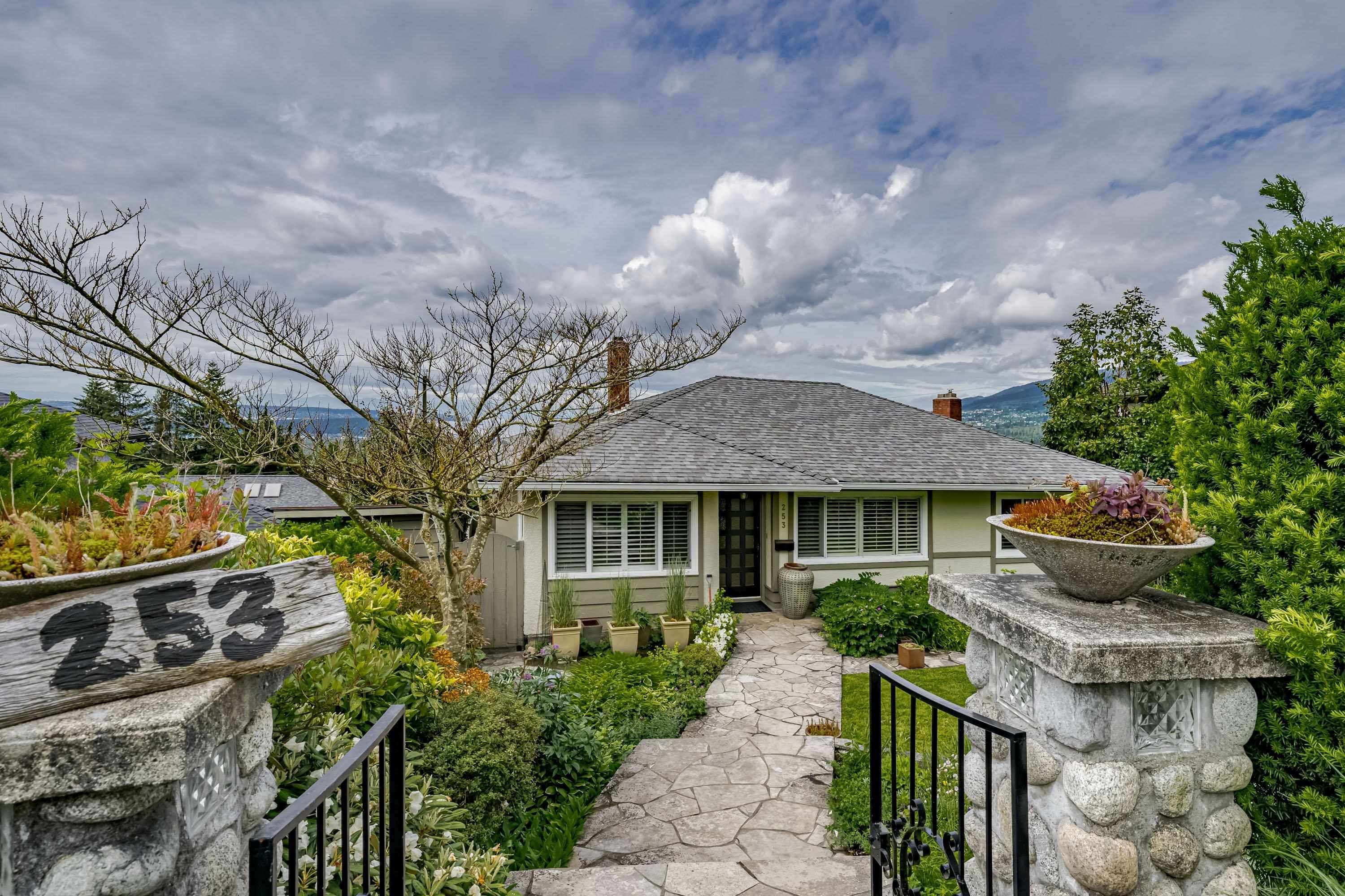 Main Photo: 253 KENSINGTON Crescent in North Vancouver: Upper Lonsdale House for sale : MLS®# R2698276