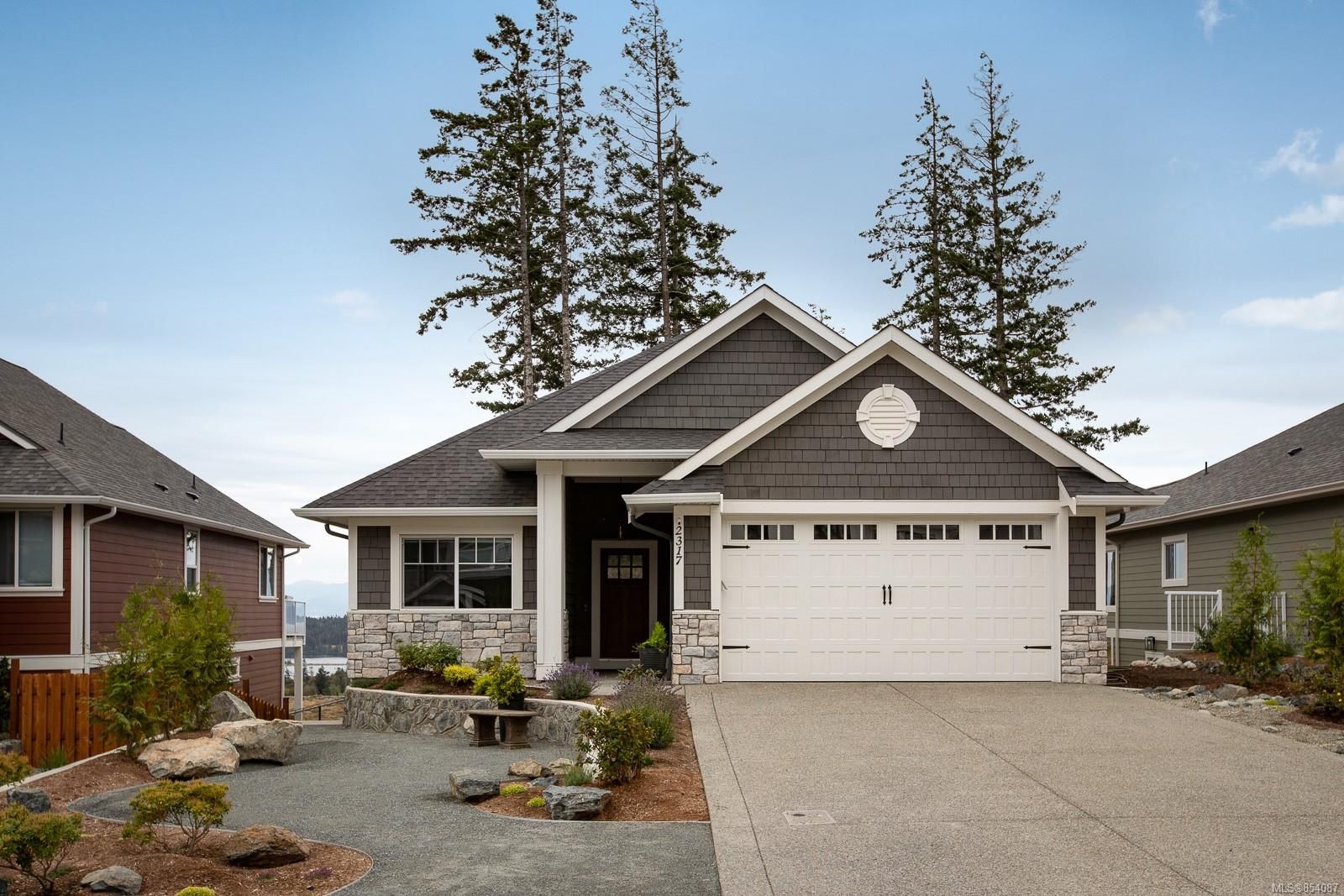 Main Photo: 2317 Mountain Heights Dr in Sooke: Sk Broomhill House for sale : MLS®# 854087