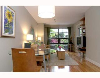 Photo 2: 106 2137 W 10TH Ave in Vancouver: Kitsilano Condo for sale in "ADERA" (Vancouver West)  : MLS®# V646338