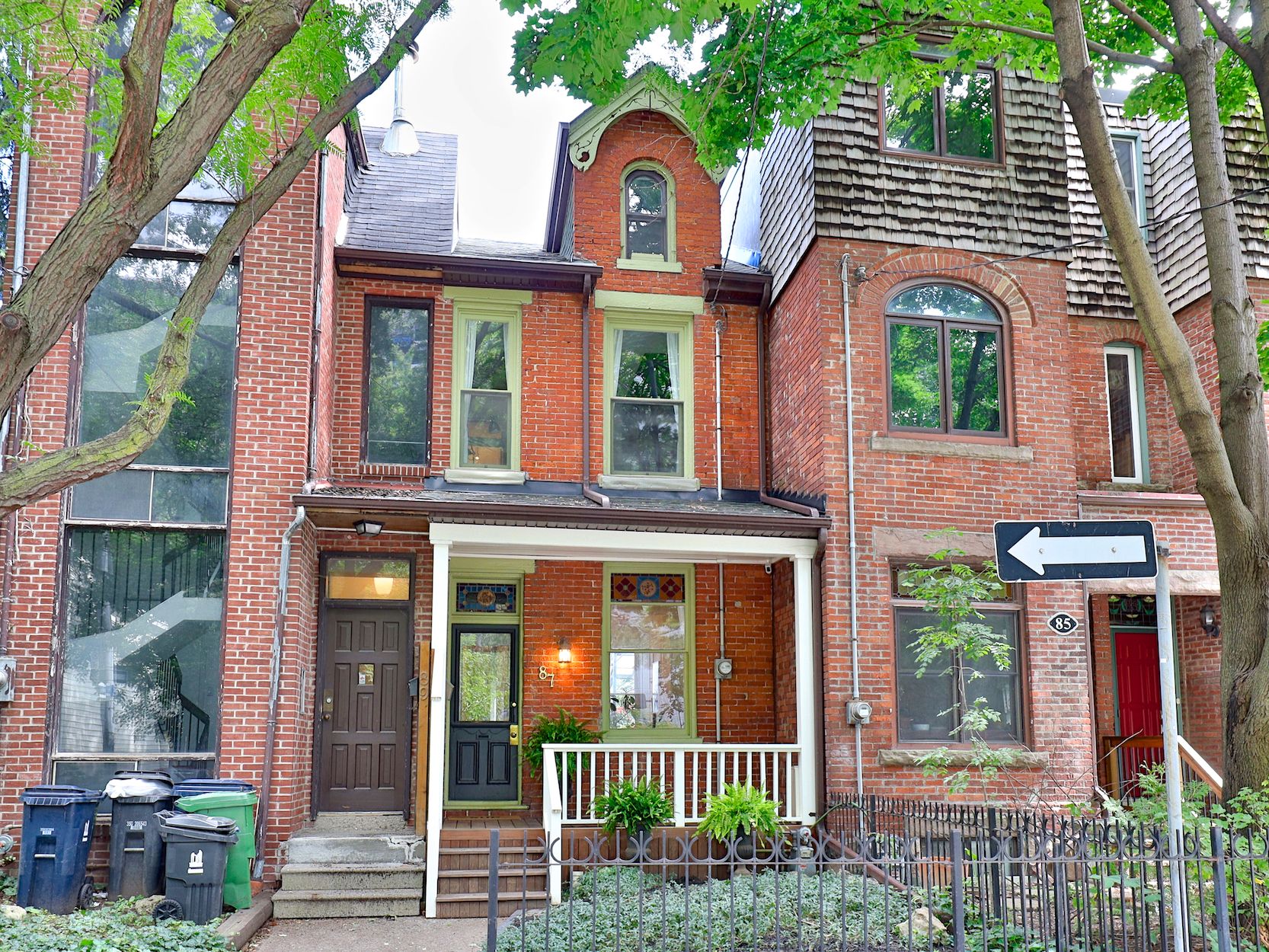 Main Photo: 87 Seaton St in Toronto: Cabbagetown Freehold for sale (Toronto C08)  : MLS®# C4885730