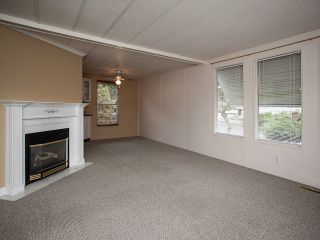 Photo 4: 46 2270 196 Street in Langley: Brookswood Langley Manufactured Home for sale in "Pineridge" : MLS®# F1228109