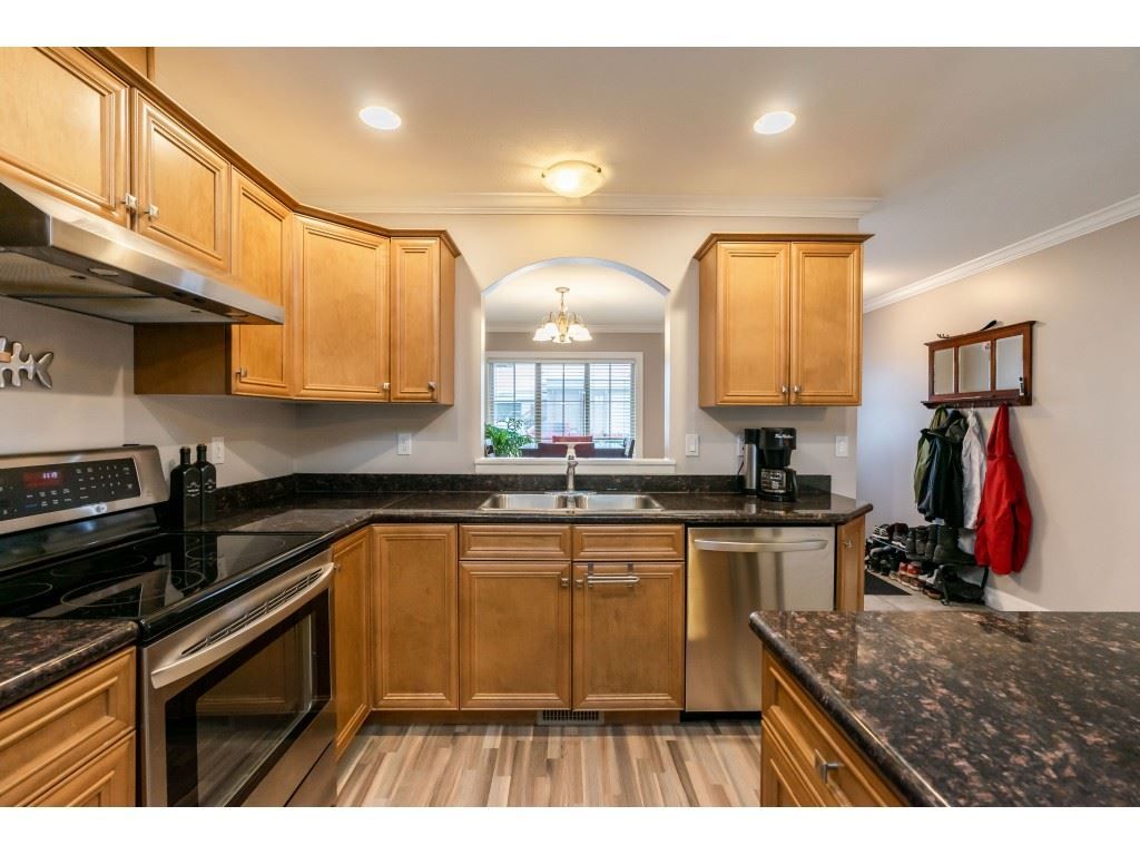 Photo 6: Photos: 2 6450 BLACKWOOD Lane in Sardis: Sardis West Vedder Rd Townhouse for sale in "The Maples" : MLS®# R2431789