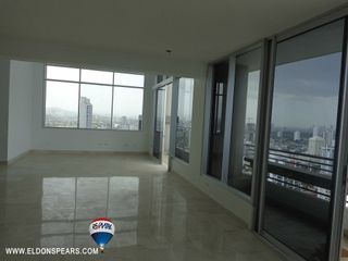 Photo 7: New Loft in 200 Luxor Tower