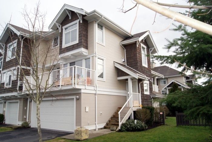 Main Photo: 35 20771 DUNCAN Way in Langley: Langley City Townhouse for sale in "WYNDHAM LANE" : MLS®# F1100640