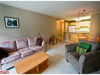 Photo 4: 314 15150 29A Avenue in Surrey: King George Corridor Condo for sale in "SANDS" (South Surrey White Rock)  : MLS®# F1123171