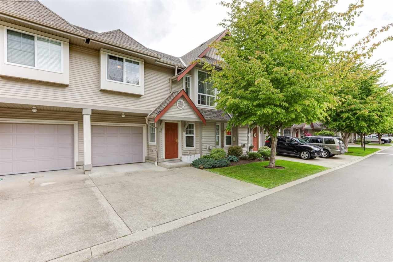 Main Photo: 15 23085 118 Street in Maple Ridge: West Central Townhouse for sale in "SOMERVILLE GARDENS" : MLS®# R2585774