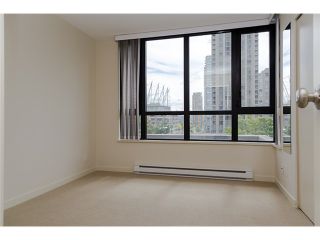 Photo 2: 704 909 MAINLAND Street in Vancouver: Yaletown Condo for sale (Vancouver West)  : MLS®# V1072136