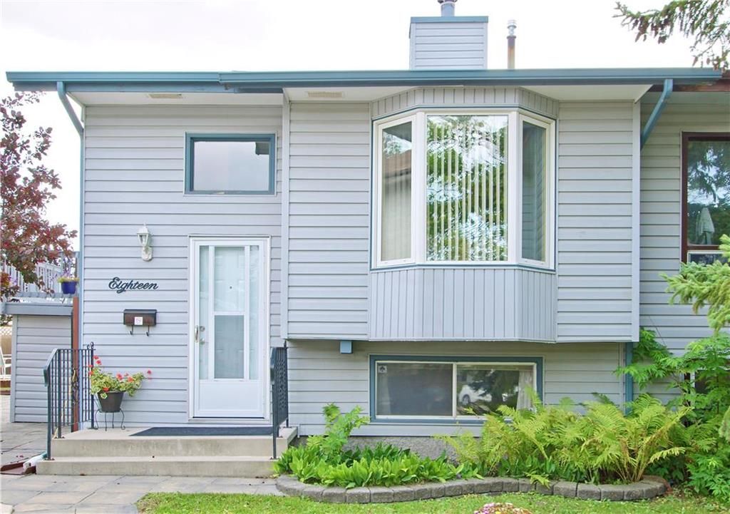 Main Photo: 18 Sandy Lake Place in Winnipeg: Waverley Heights Residential for sale (1L)  : MLS®# 202022781