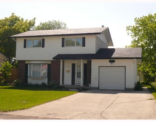 Main Photo: 8 VALLEY VIEW Drive in WINNIPEG: Westwood / Crestview Single Family Detached for sale (West Winnipeg)  : MLS®# 2708885