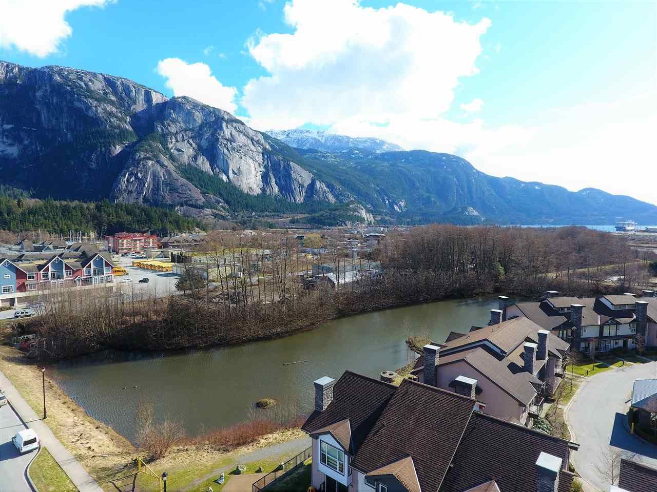 Photo 3: Photos: 48 1188 MAIN Street in Squamish: Downtown SQ Townhouse for sale in "SOLEIL AT COASTAL VILLAGE" : MLS®# R2225187