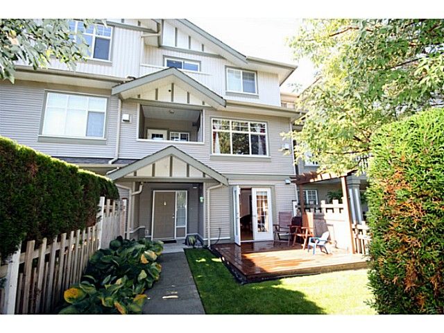 Main Photo: 3 2733 PARKWAY Drive in Surrey: King George Corridor Townhouse for sale in "PARKWAY GARDENS" (South Surrey White Rock)  : MLS®# F1323092