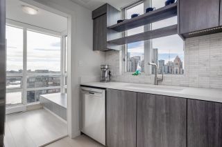 Photo 14: 2301 1201 MARINASIDE Crescent in Vancouver: Yaletown Condo for sale in "The Peninsula" (Vancouver West)  : MLS®# R2556097