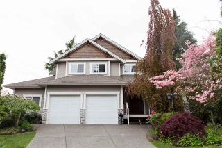 Photo 1: 5635 182A Street in Surrey: Cloverdale BC House for sale (Cloverdale)  : MLS®# R2171500