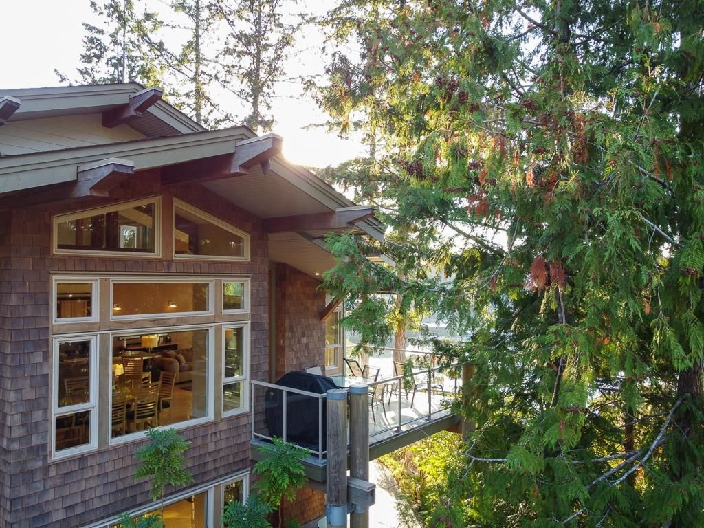 Main Photo: 16B 12849 LAGOON Road in Madeira Park: Pender Harbour Egmont Townhouse for sale in "Painted Boat Resort and Spa" (Sunshine Coast)  : MLS®# R2813651