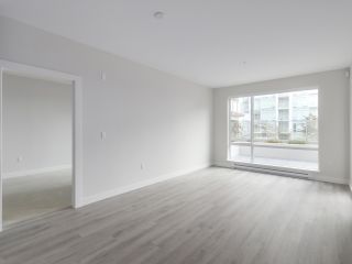 Photo 3: 104 1768 GILMORE Avenue in Burnaby: Brentwood Park Condo for sale in "Escala" (Burnaby North)  : MLS®# R2398729