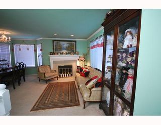 Photo 2: 10 8280 BENNETT Road in Richmond: Brighouse South Townhouse for sale : MLS®# V772209