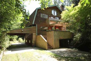 Photo 1: 1534 HENDERSON Avenue: Roberts Creek House for sale (Sunshine Coast)  : MLS®# R2590136