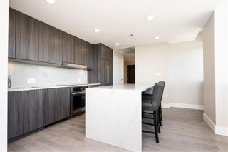 Photo 10: 806 390 Assiniboine Avenue in Winnipeg: Downtown Condominium for sale (9A)  : MLS®# 202128061