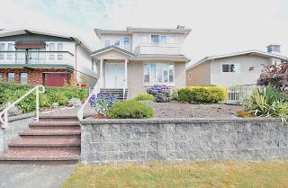 Photo 1: 6728 DOMAN Street in Vancouver: Killarney VE House for sale in "KILLARNEY" (Vancouver East)  : MLS®# R2718376