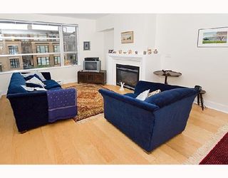 Photo 4: 313 2655 CRANBERRY Drive in Vancouver: Kitsilano Condo for sale in "NEW YORKER" (Vancouver West)  : MLS®# V671209